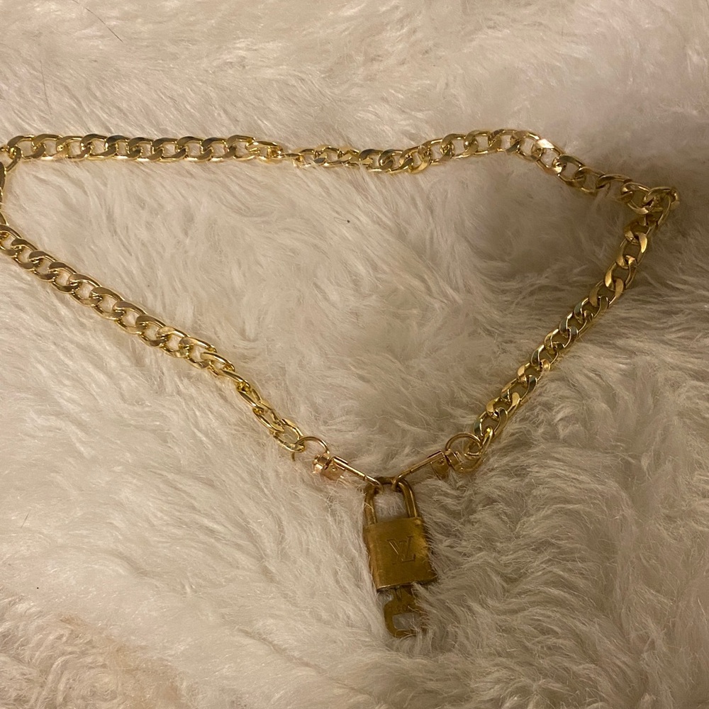 Louis Vuitton #303 Padlock Pendant with Un branded Gold Chain 12” Necklace